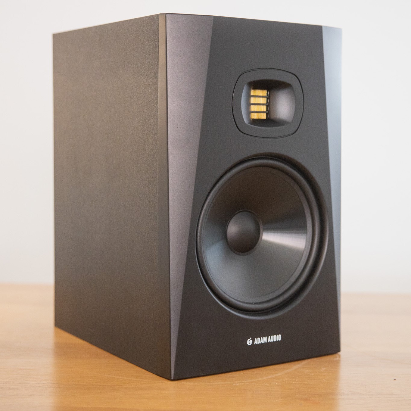 اسپیکر مانیتورینگ آدام آدیو مدل ADAM Audio T8V | صوت آژنگ اسپیکر مانیتورینگ آدام آدیو مدل ADAM Audio T8V | صوت آژنگ