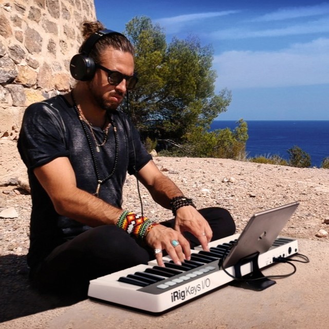 میدی کنترلر آی کی مولتی مدیا مدل IK Multimedia iRig Keys I/O 49 | صوت آژنگ میدی کنترلر آی کی مولتی مدیا مدل IK Multimedia iRig Keys I/O 49 | صوت آژنگ