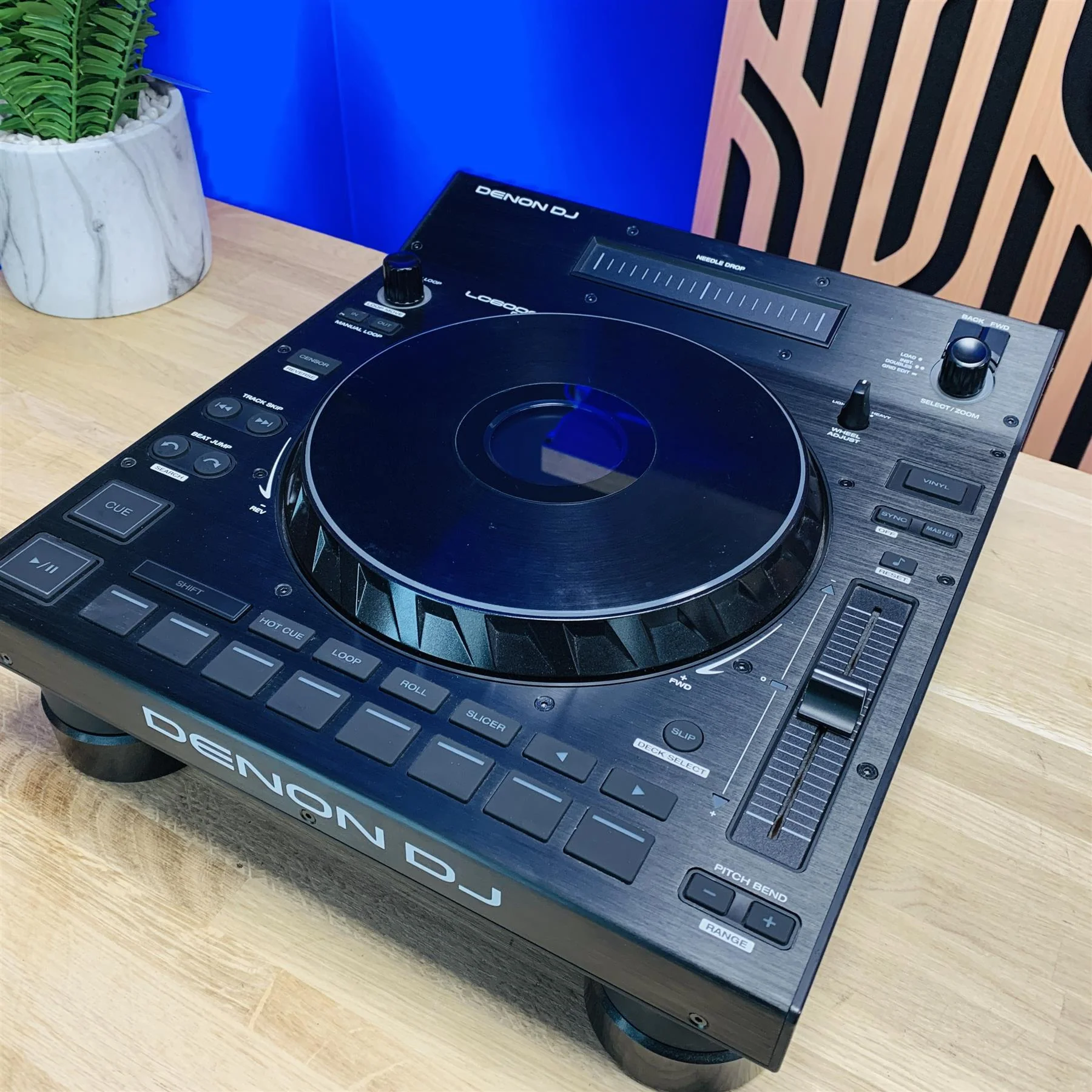 دی جی کنترلر دنون دی جی مدل Denon Dj Lc6000 Prime | صوت آژنگ دی جی کنترلر دنون دی جی مدل Denon Dj Lc6000 Prime | صوت آژنگ